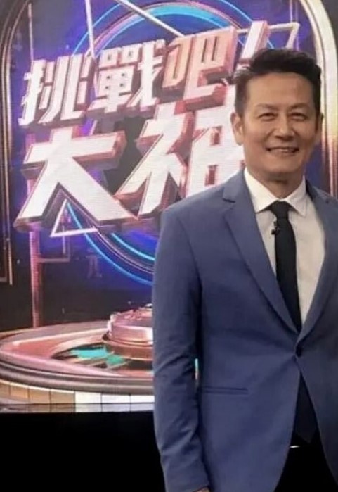 清秀大奶骚货淫声荡语撩骚互动坐骑假屌操逼_ - 国产资源海报